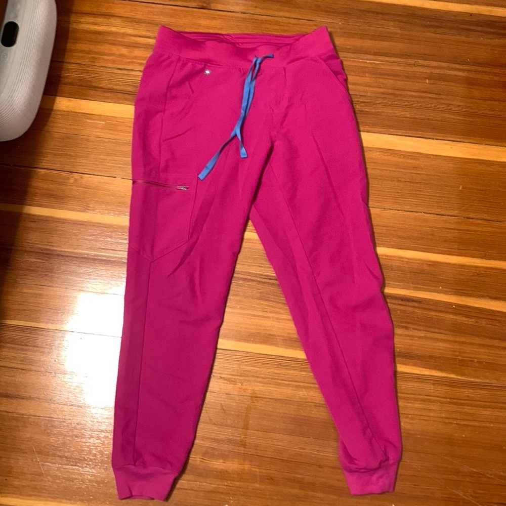 FIGS raspberry Zamora small scrub pant